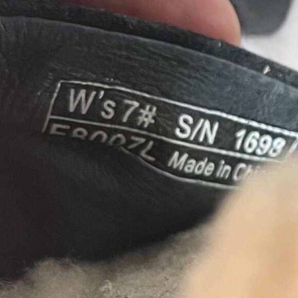 UGG Women Sandals Size 7 - Picture 5 of 6